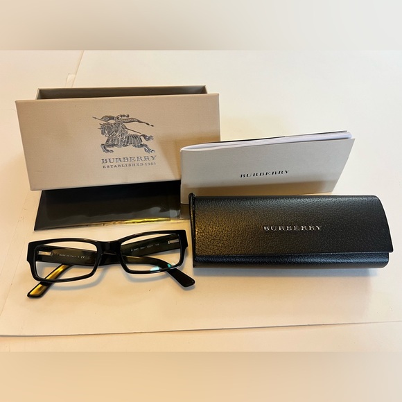 Burberry women’s glasses - Picture 4 of 5